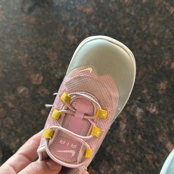 Nike Air Max Axis Kids Shoes - Picture 8 of 11